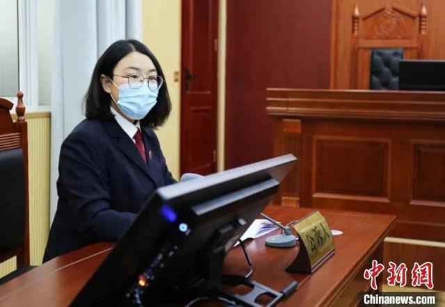 办案检察官出庭公诉。　江苏省人民检察院供图