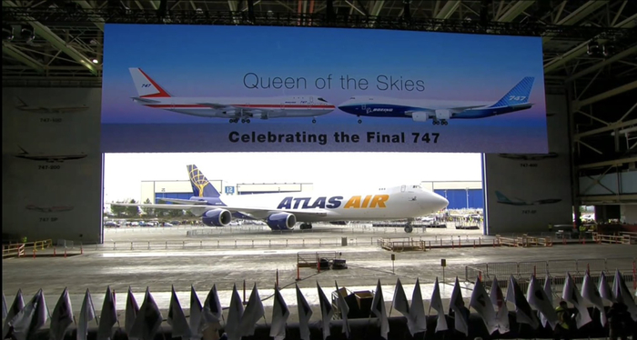 交付仪式现场的主角，最后一架747-N863GT