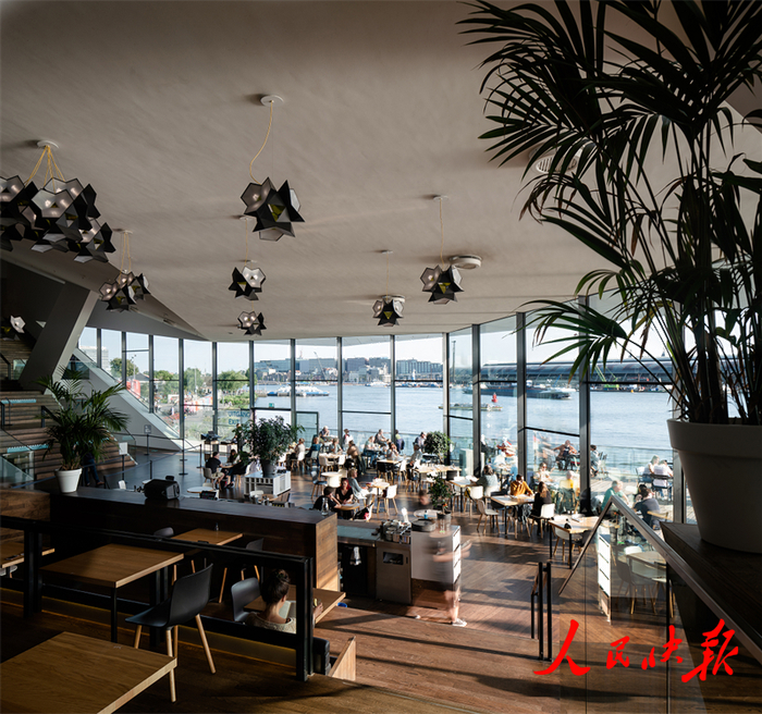 EYE电影博物馆，摄影：马克·哈登（Mark Haddon），由摄影师和EYE电影博物馆惠允