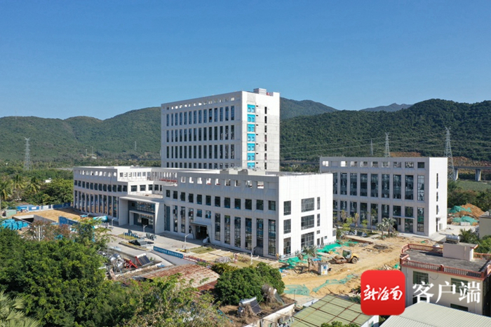 三亚市公共卫生临床中心项目航拍。记者 刘子榕 摄