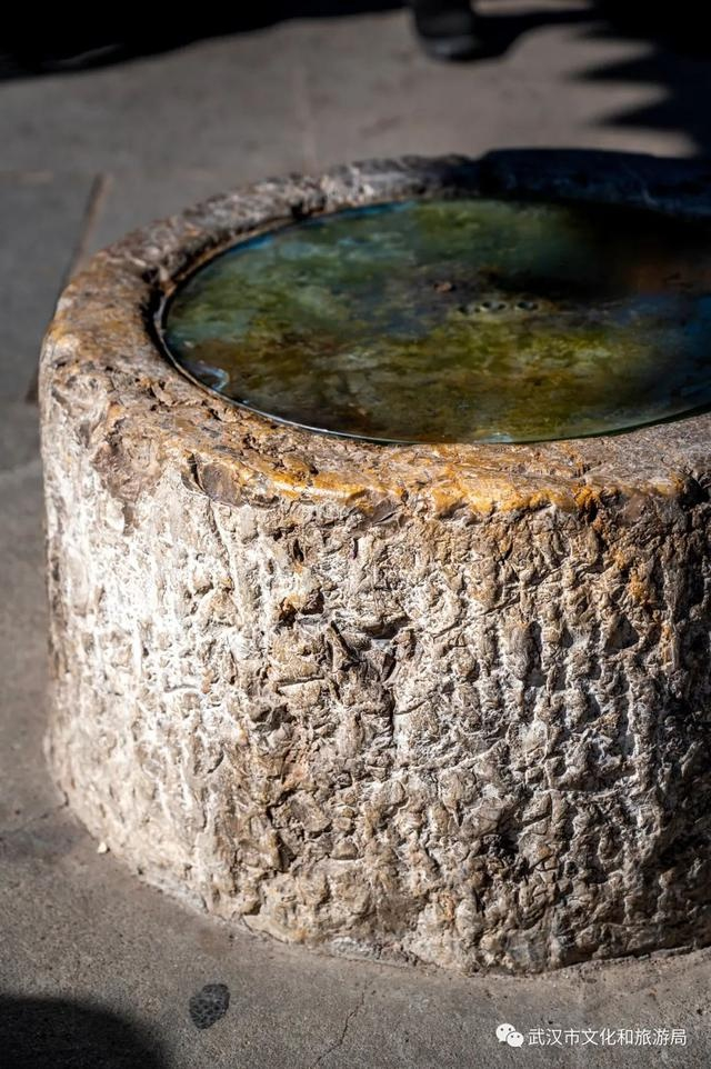 △归元寺内的翠微古井