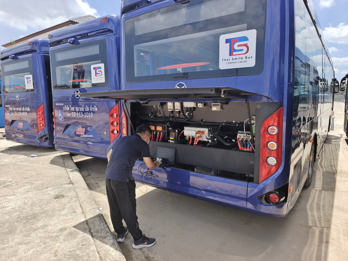 　　金旅海外销售公司技术人员支援泰国CKD项目