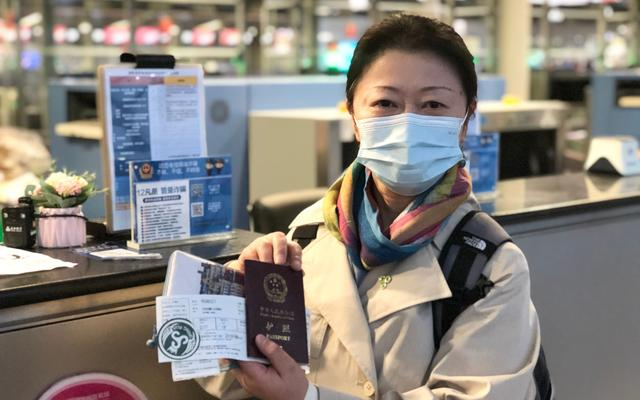 春秋旅游副总经理周卫红随团前往泰国普吉岛。图/受访者供图