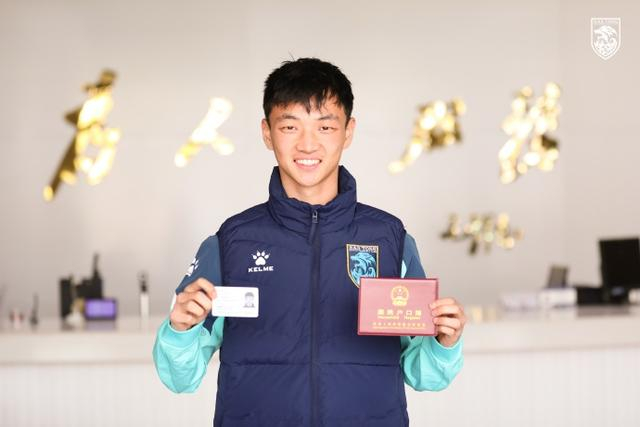 （归化球员杨明洋，图片源自南通支云足球俱乐部）