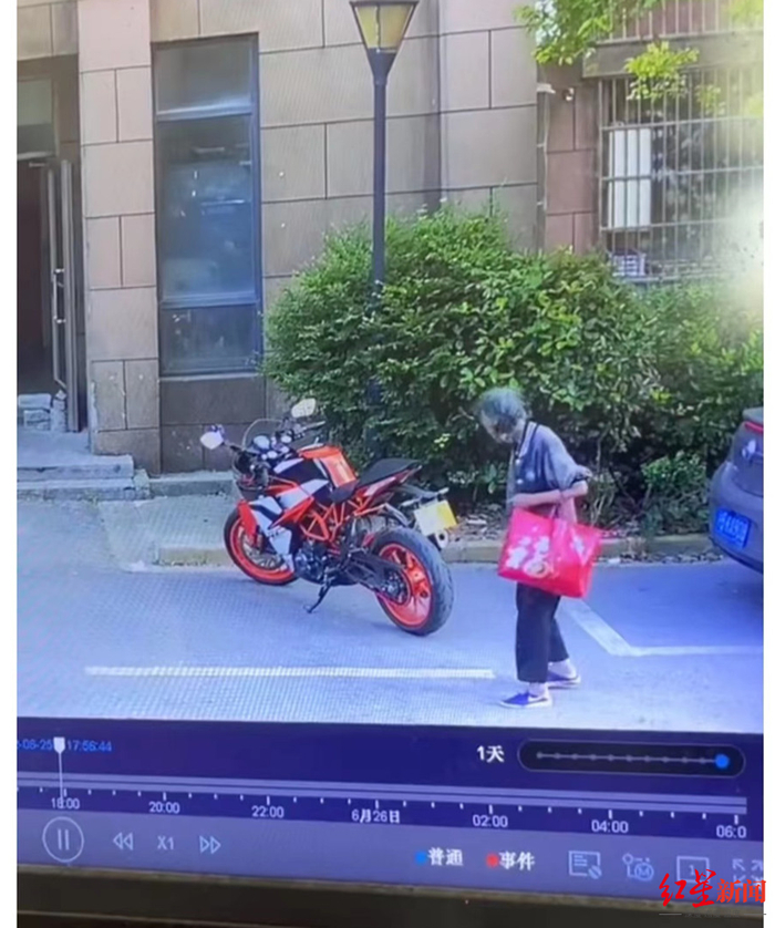 事发时监控截图