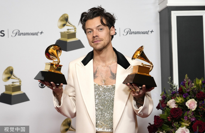 当地时间2023年2月5日，第65届格莱美颁奖现场，哈利·斯泰尔斯 视觉中国 图