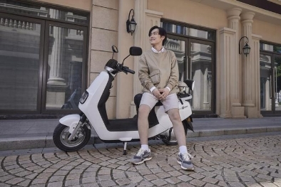 图:爱玛指挥官A808车型