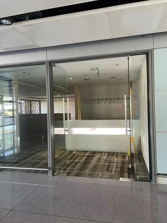 2023年1月5日，秦小厚出境当天，昆明长水机场头等舱休息室里空空荡荡。受访者供图