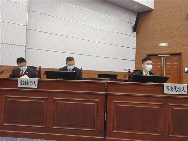 　　公益诉讼庭审现场 图源:中国消费者报 刘文新/摄