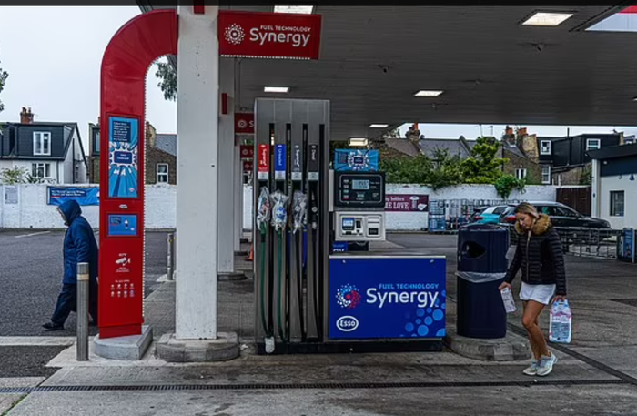 　△ 英国伦敦地区一家加油站