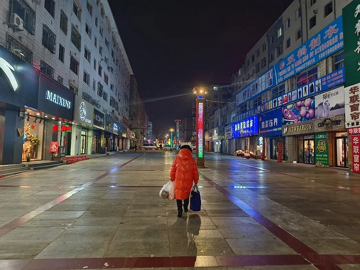 ▲ 鹤岗市步行街。