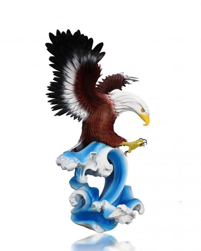 ▲赵凯用巧克力制作的老鹰。图片来源/受访者供图