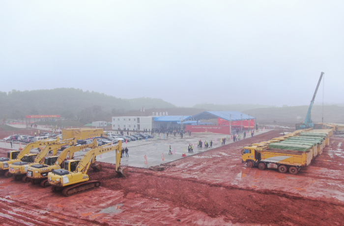 △肇庆2023年第一季度重大项目集中签约、 开工、投产活动主会场。西江日报记者 张水生 摄