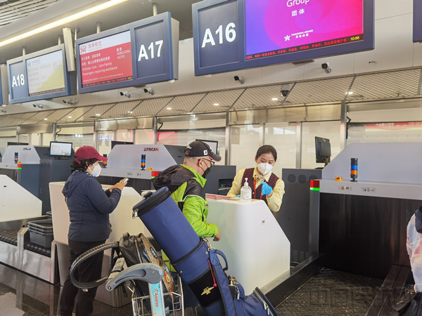 国际及地区旅客出发值机区域