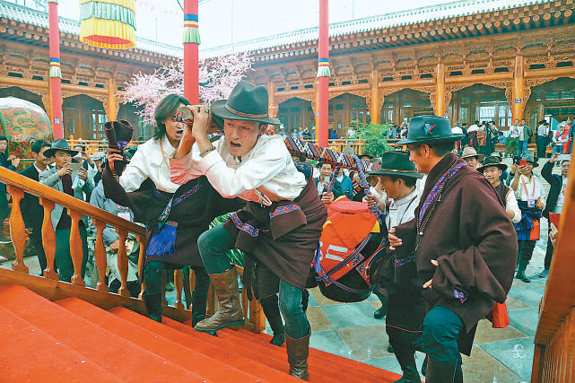 德吉村举办民俗活动。尖扎县委宣传部供图