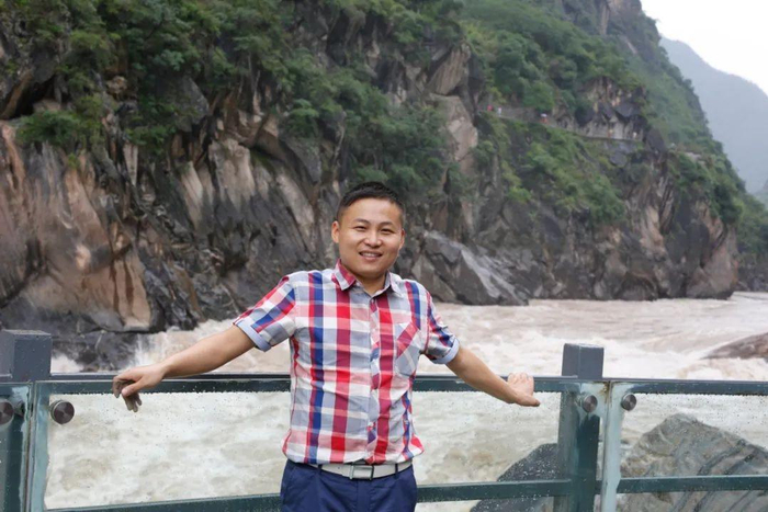 　　临海市自然资源信息中心副主任徐德军