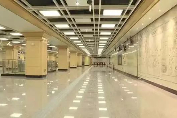 工人文化宫站。 