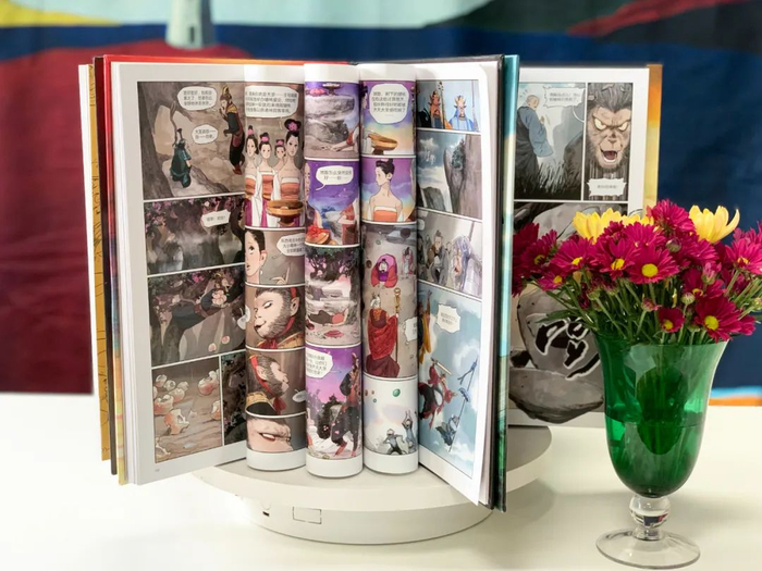 现在下单还赠送印签海报 1 幅、个性十足又实用的磁性书签 5 枚。