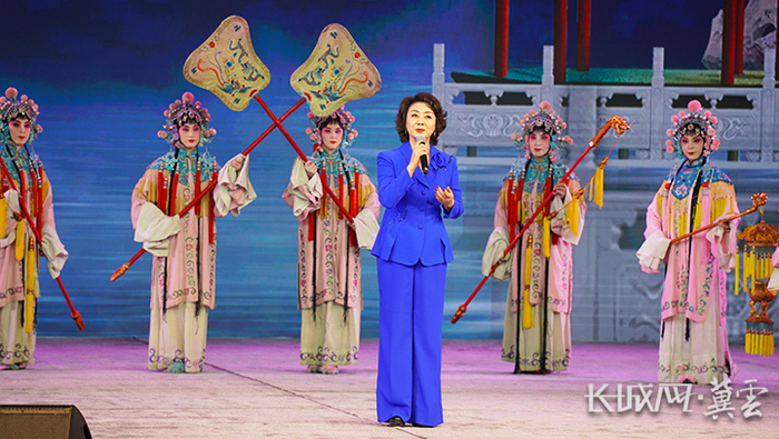 京剧名家李胜素演唱京剧《贵妃醉酒》选段。长城网·冀云客户端 许晓星 摄