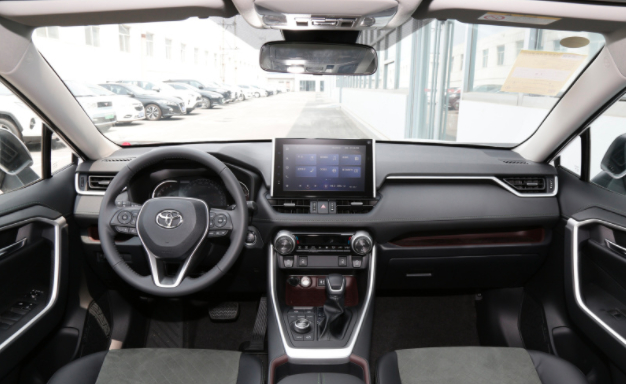 　　RAV4荣放2.0L四驱尊贵版