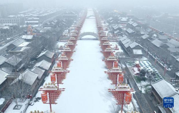 　　雪后的唐山市丰南区河头老街景色（2月10日摄，无人机照片）。　　近日，河北省唐山市迎来降雪天气。　　新华社记者 杨世尧 摄