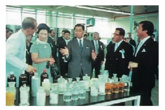 　　图：受邀皇室来访