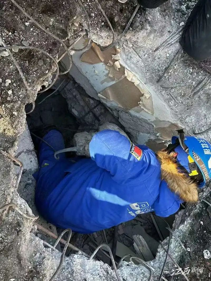 ▲江西救援队工作现场。以上图片均由罗旭发自马拉蒂亚