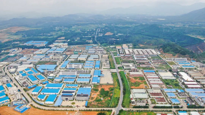 一大批领军企业在韶关融湾产业平台翁源园成长。王志珍 摄