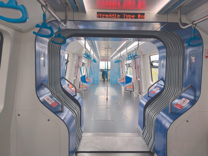     车辆内部    图据中车长客