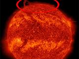 NASA拍到太阳北极一块断裂脱落：前所未有 科学家都懵了