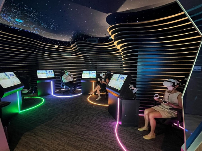 　　位于K11 ATELIER Victoria Dockside 富通保险「The GalaMuse」概念中心 - 虚拟现实VR体验区