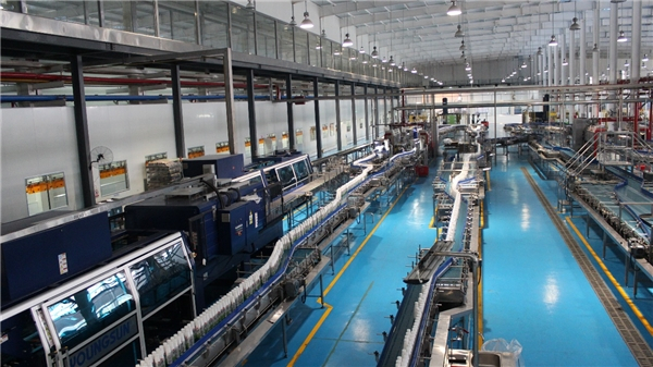 　　盼盼食品集团的现代化产线