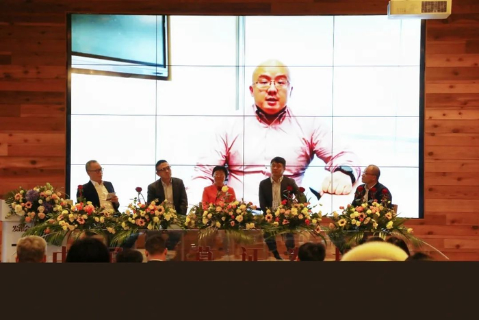 （图：圆桌论坛）