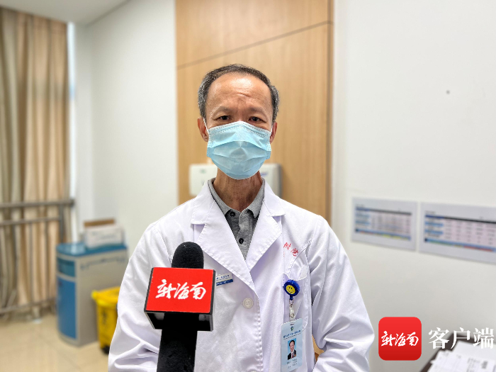 梁培育主任接受新海南客户端、南海网、南国都市报记者采访。记者 王洪旭 摄