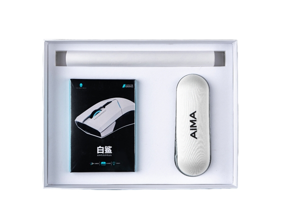 　　图:天猫前100名购车用户送爱玛X雷神联名礼盒