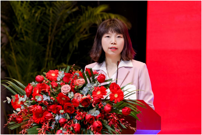 （京东集团副总裁，京东健康营养保健事业部总经理杨叶现场致辞）