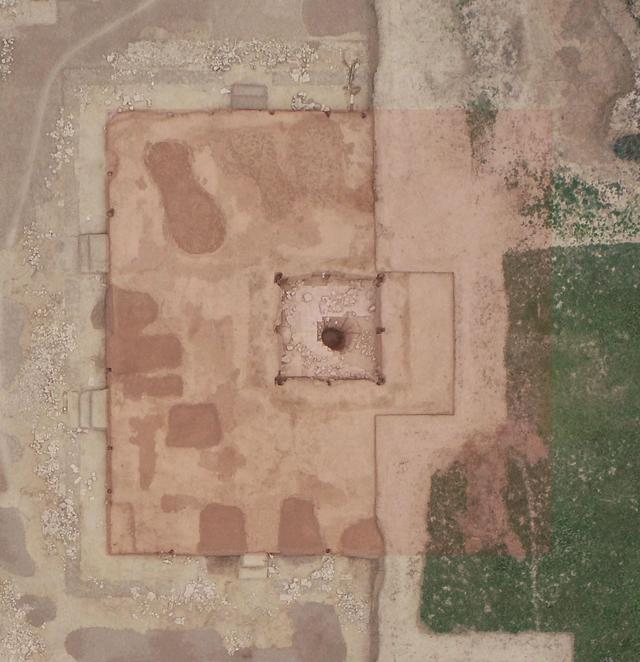 四角坪遗址中心夯土台。国家文物局供图