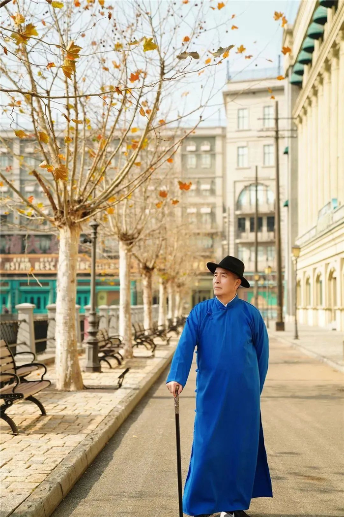 △哈亮饰演“贺书环”