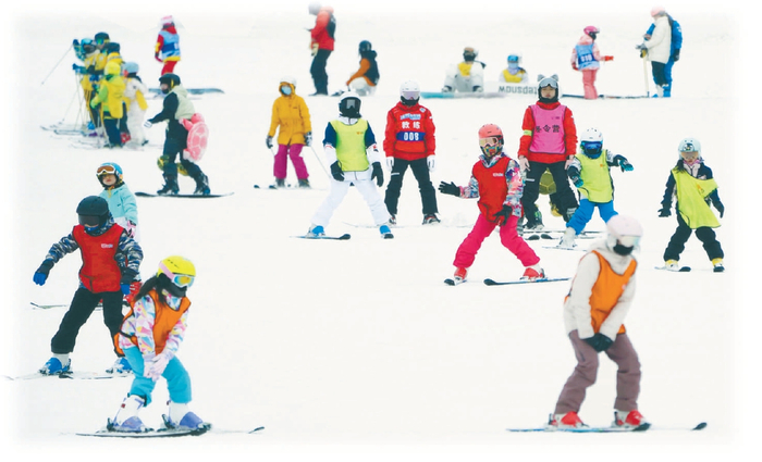 　　春节期间，八达岭滑雪场迎来客流高峰。本报记者 刘平摄