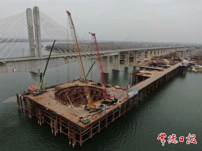 建设中的益常高速公路扩容工程  胡秋菊 摄