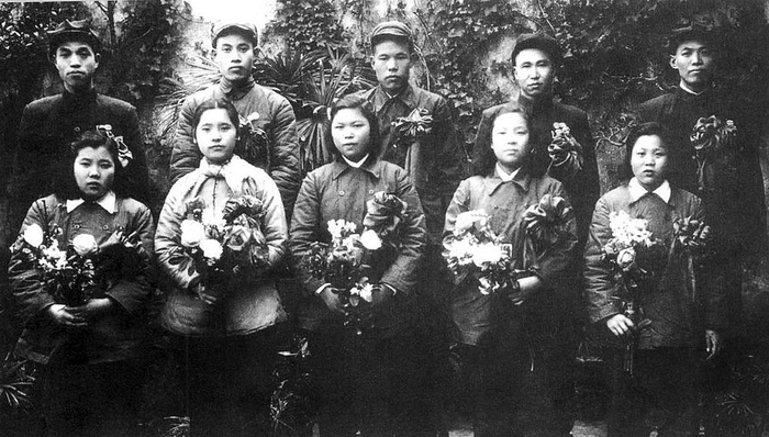     1951年重庆青年集体婚礼