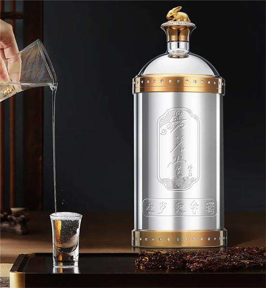 　　万茗堂53度兔年生肖纪念酒