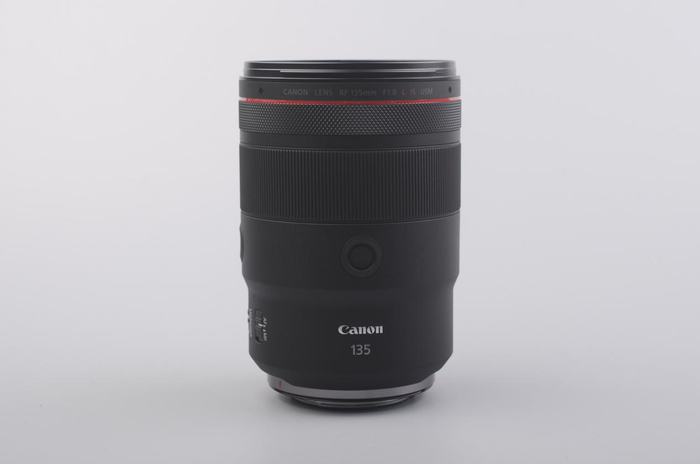 RF135mm F1.8 L IS USM