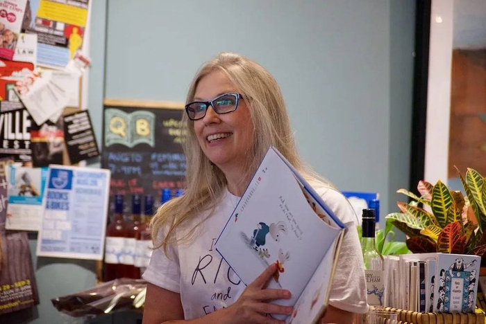 　　作者辛德斯·麦克劳德