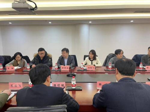 　　座谈会现场致辞交流