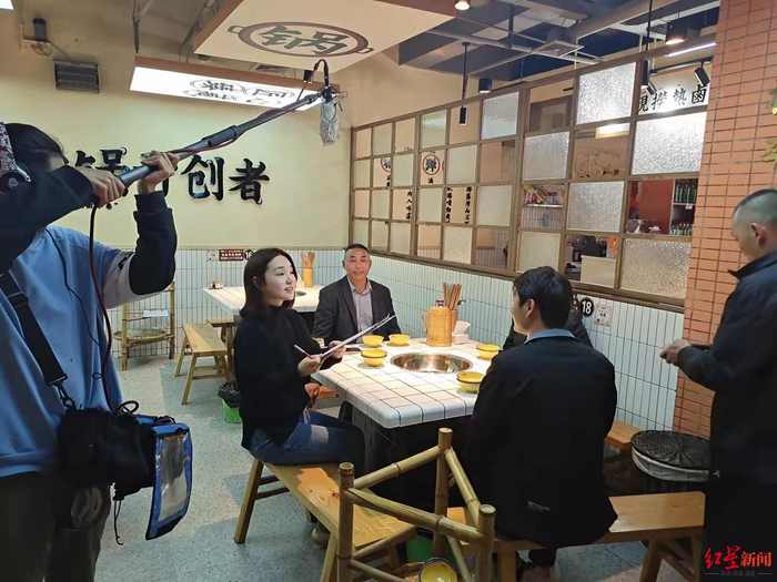 ↑2021年秋，《追山人》在彭水拍摄