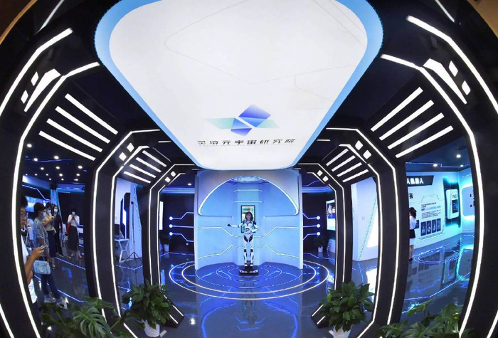 2022年8月31日，南京江宁区高新区“数创谷先导区”，仿人机器人