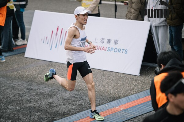 　　PUMA精英运动员孙晓阳冲线时刻