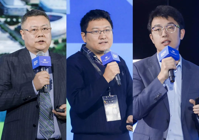 　　左起：焦桐、单锡铮、韩达