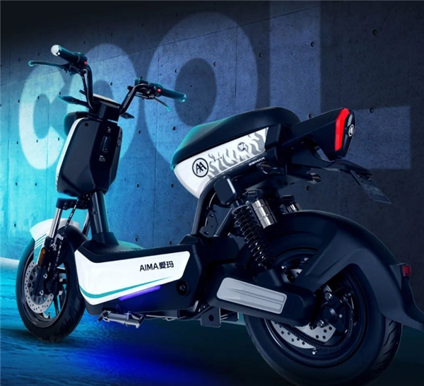 　　图:爱玛漫游者电动自行车